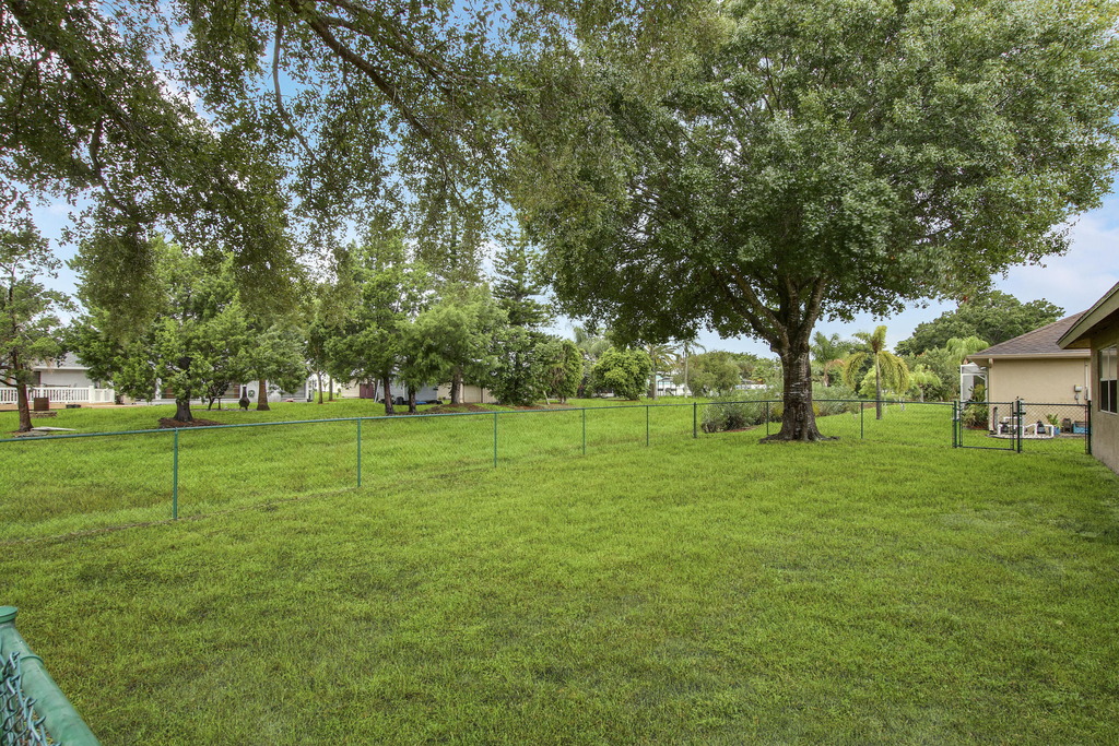 1198 Se Petunia Avenue - Photo 9