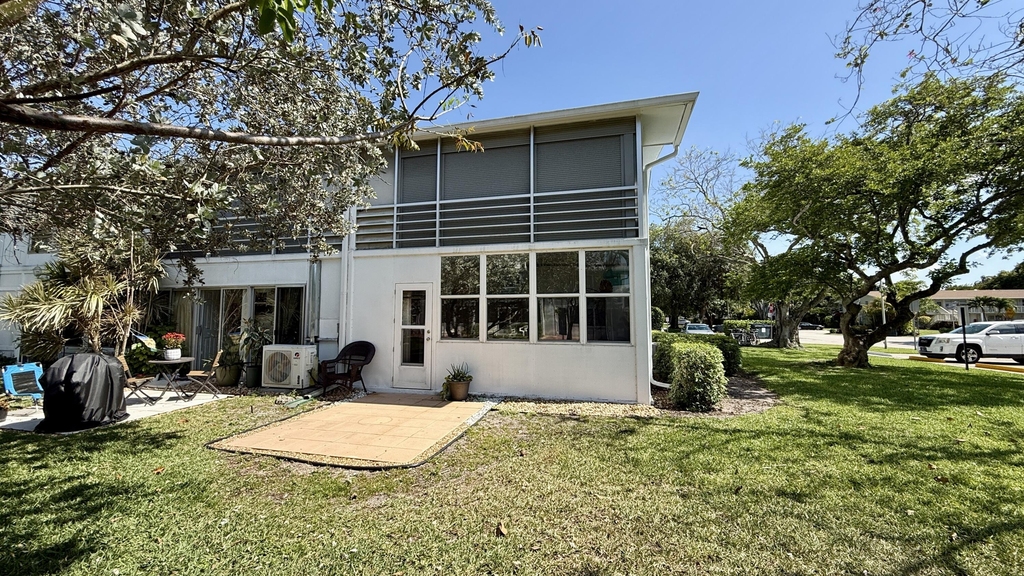 21 Newport B Court - Photo 26