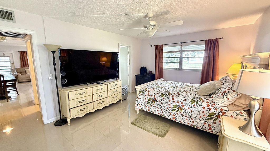 21 Newport B Court - Photo 18