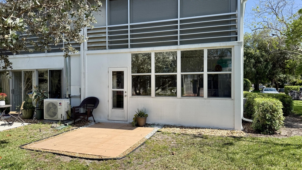21 Newport B Court - Photo 25