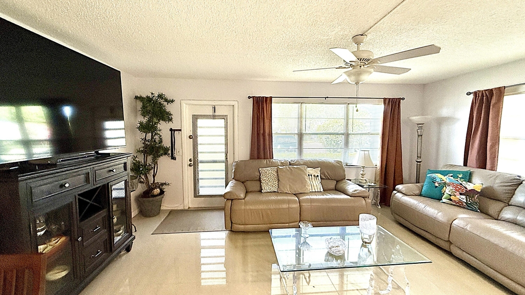 21 Newport B Court - Photo 3