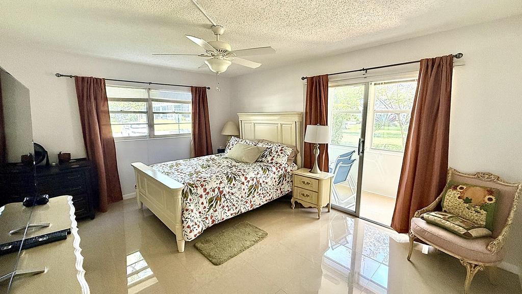 21 Newport B Court - Photo 17
