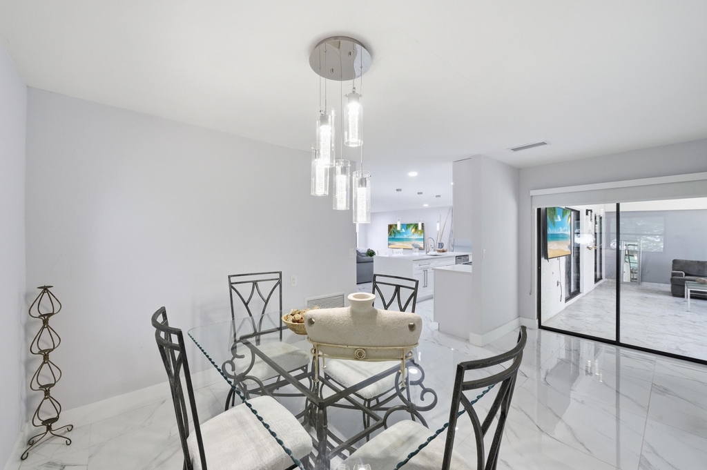 6396 Country Wood Way - Photo 10