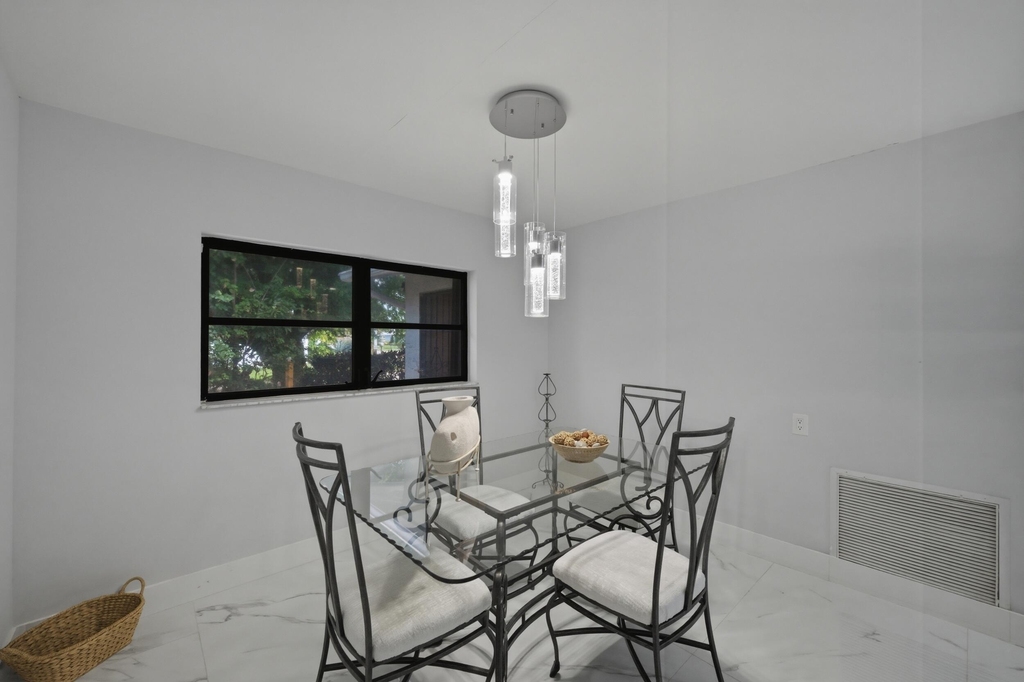 6396 Country Wood Way - Photo 16
