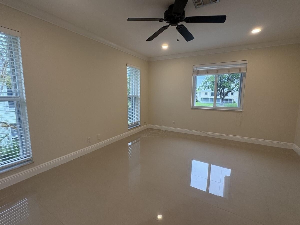 1441 Nw 19th Terrace - Photo 3