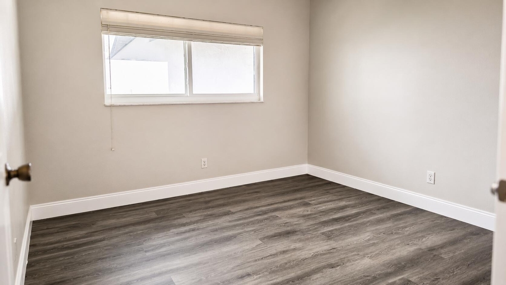 4880 Nw 22nd Street - Photo 11