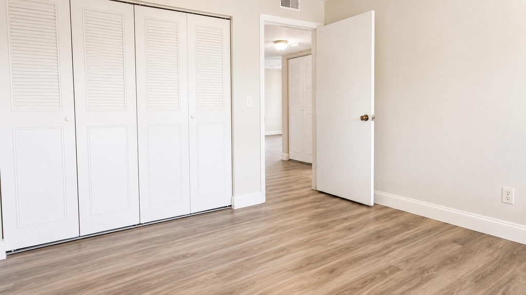 4880 Nw 22nd Street - Photo 12
