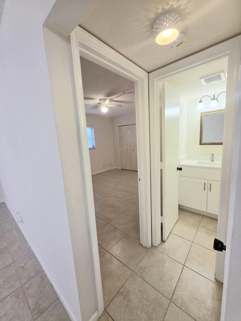 959 Se 2nd Avenue - Photo 10