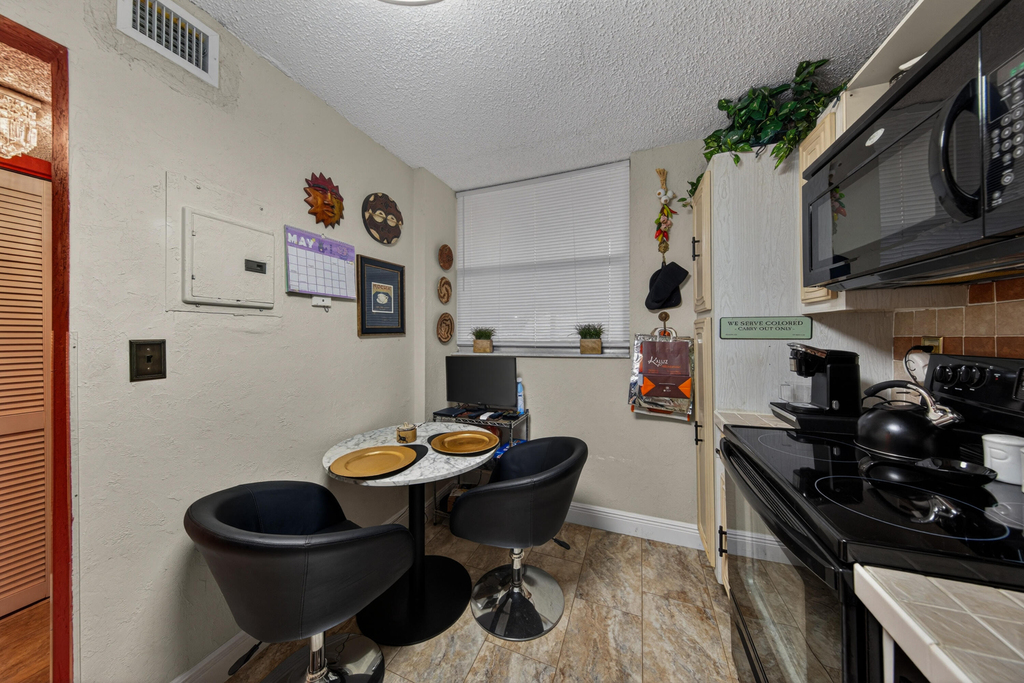 3671 Environ Boulevard - Photo 33