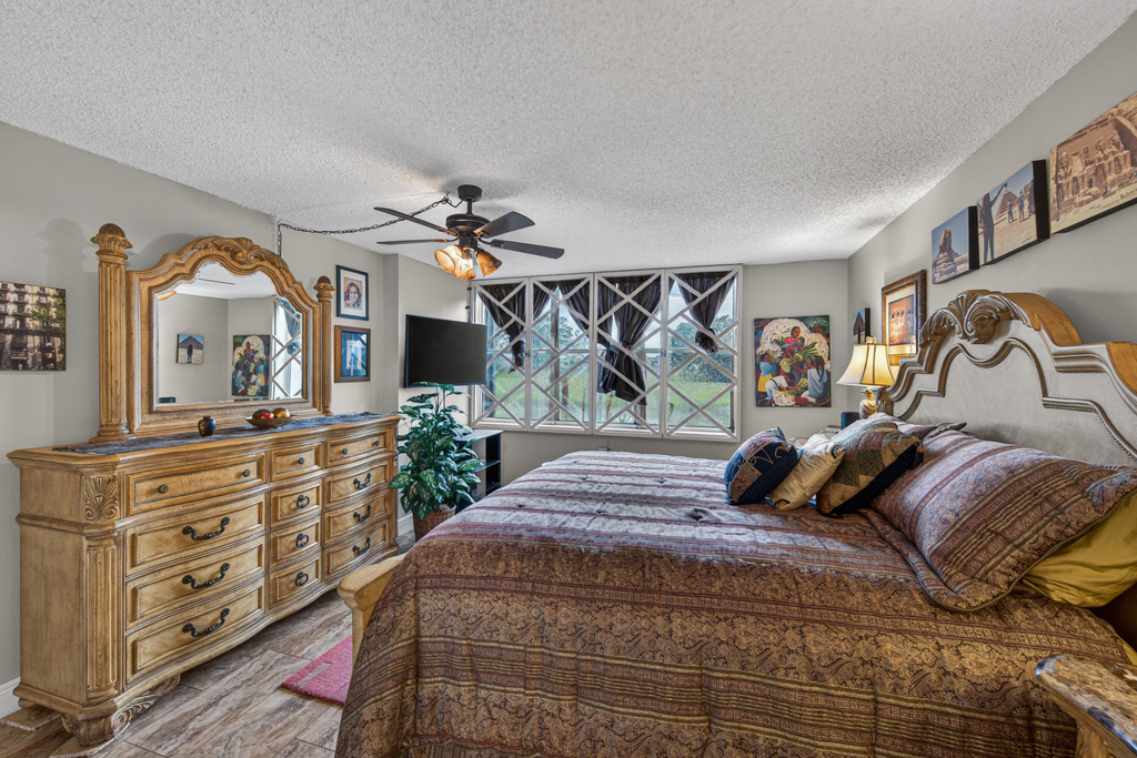 3671 Environ Boulevard - Photo 48