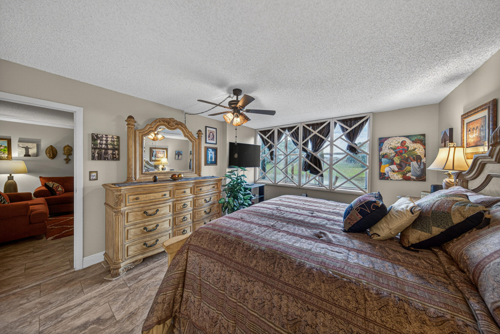 3671 Environ Boulevard - Photo 42