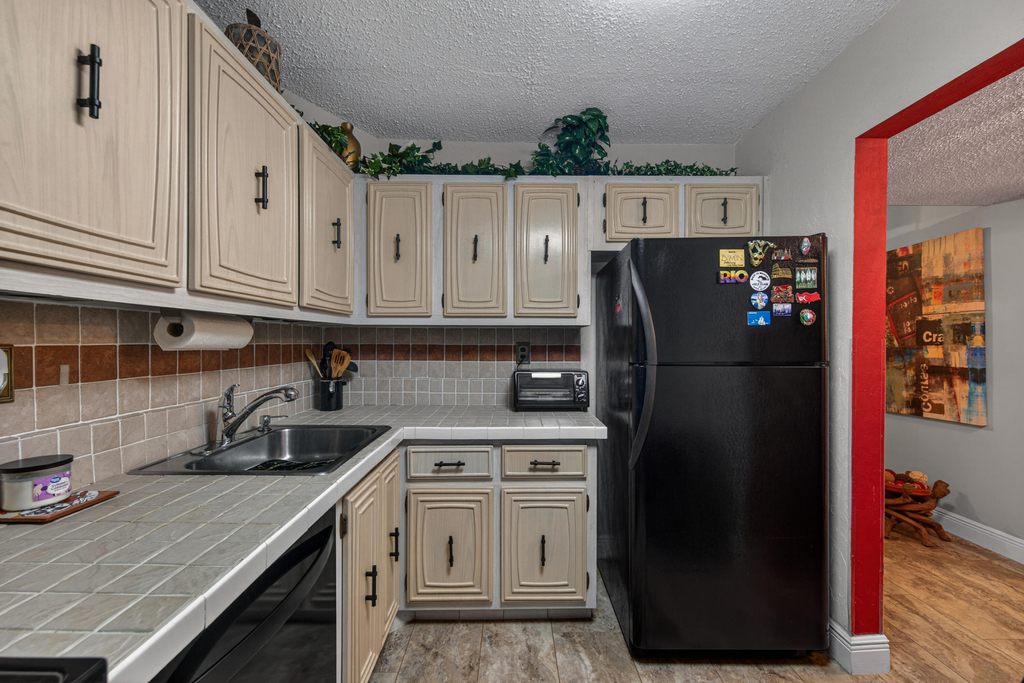 3671 Environ Boulevard - Photo 34