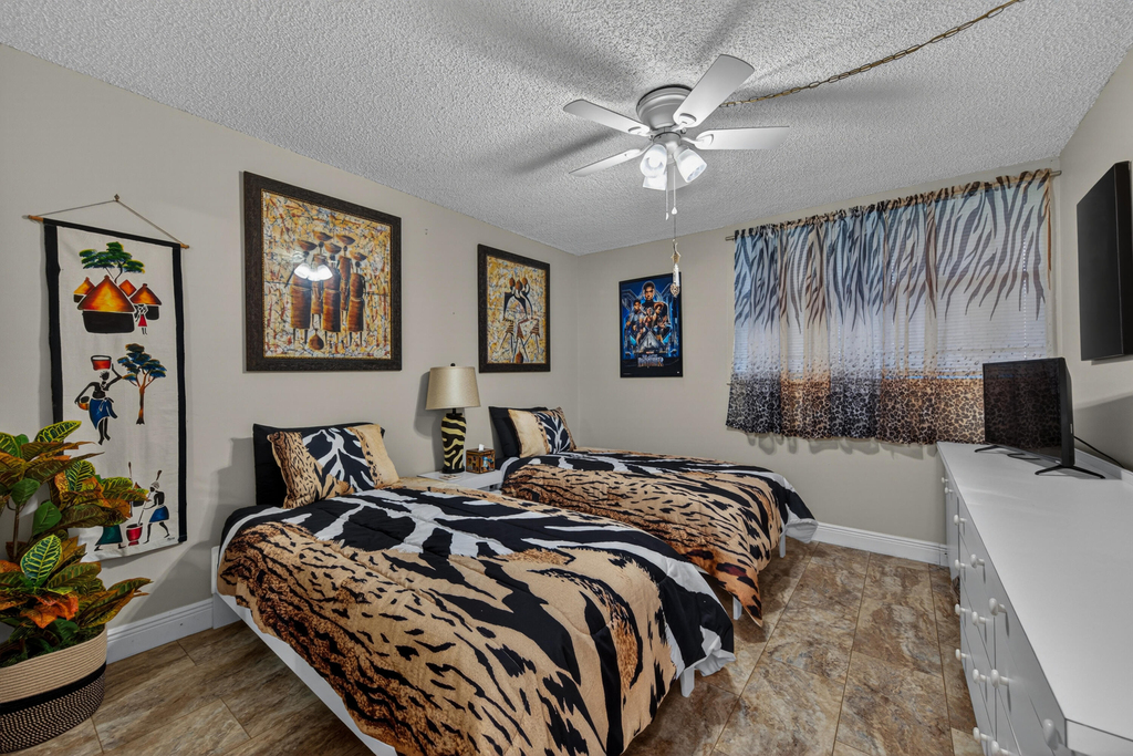 3671 Environ Boulevard - Photo 35