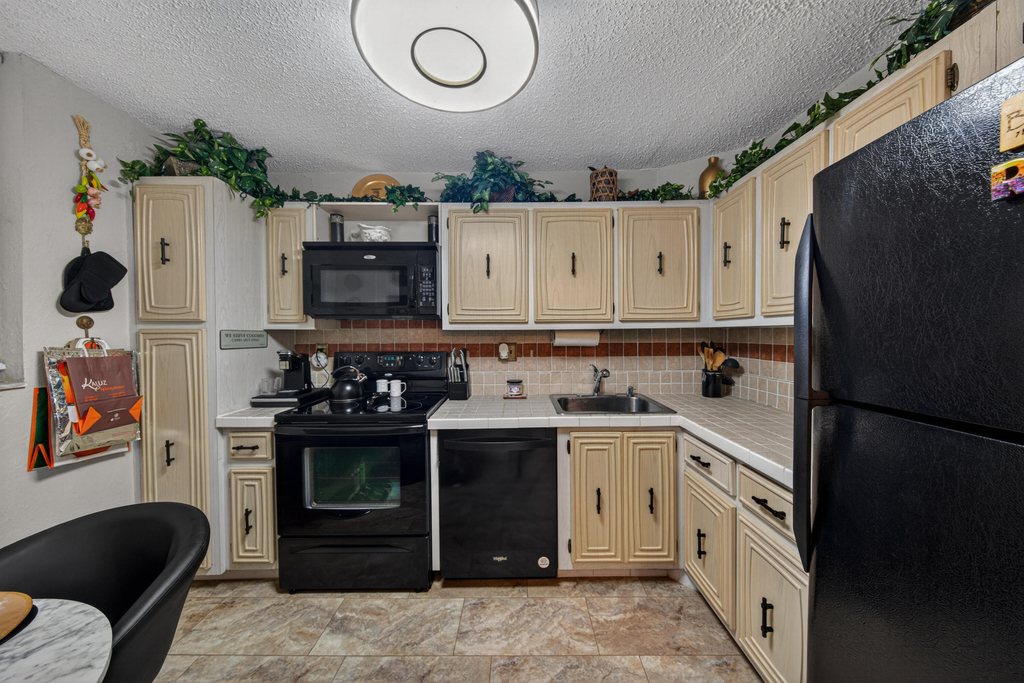 3671 Environ Boulevard - Photo 31
