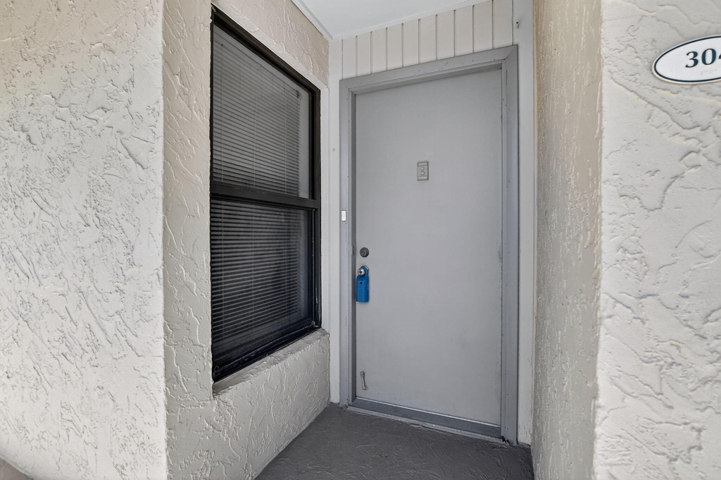 11 Royal Palm Way - Photo 1