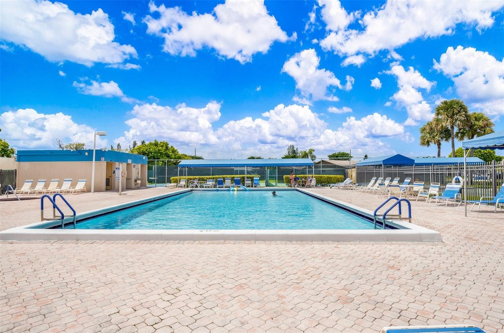 5250 Las Verdes Circle - Photo 23