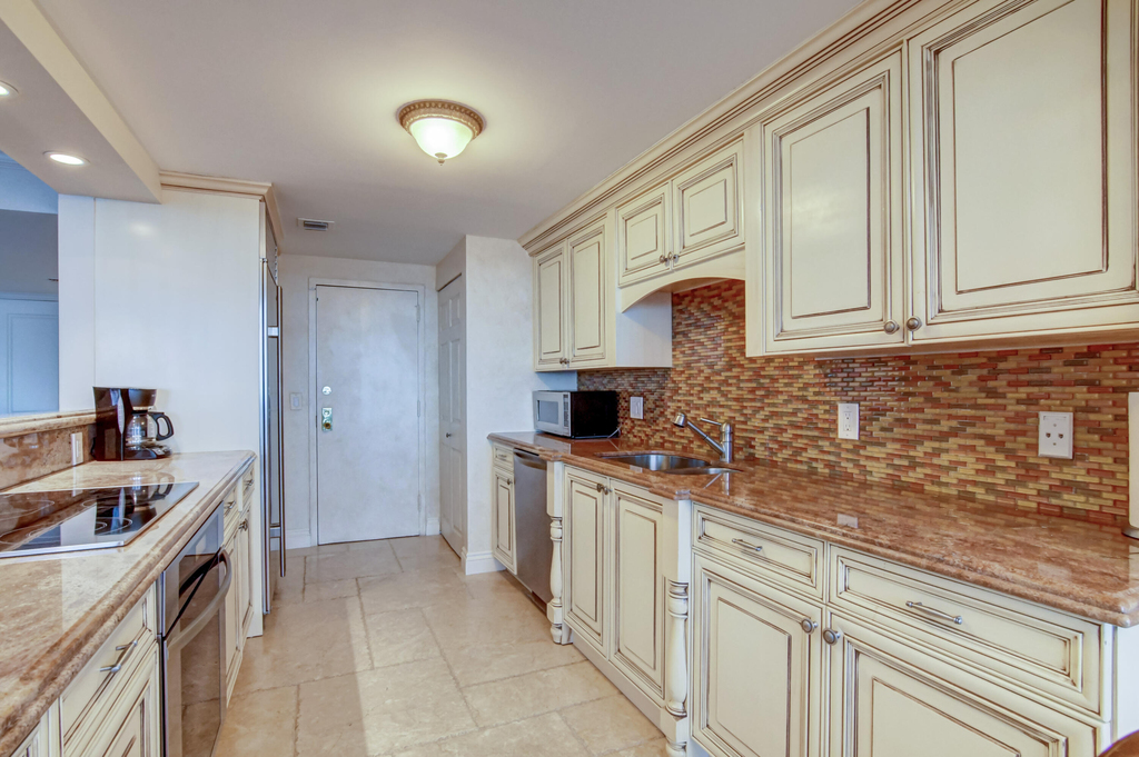 250 S Ocean Boulevard - Photo 15