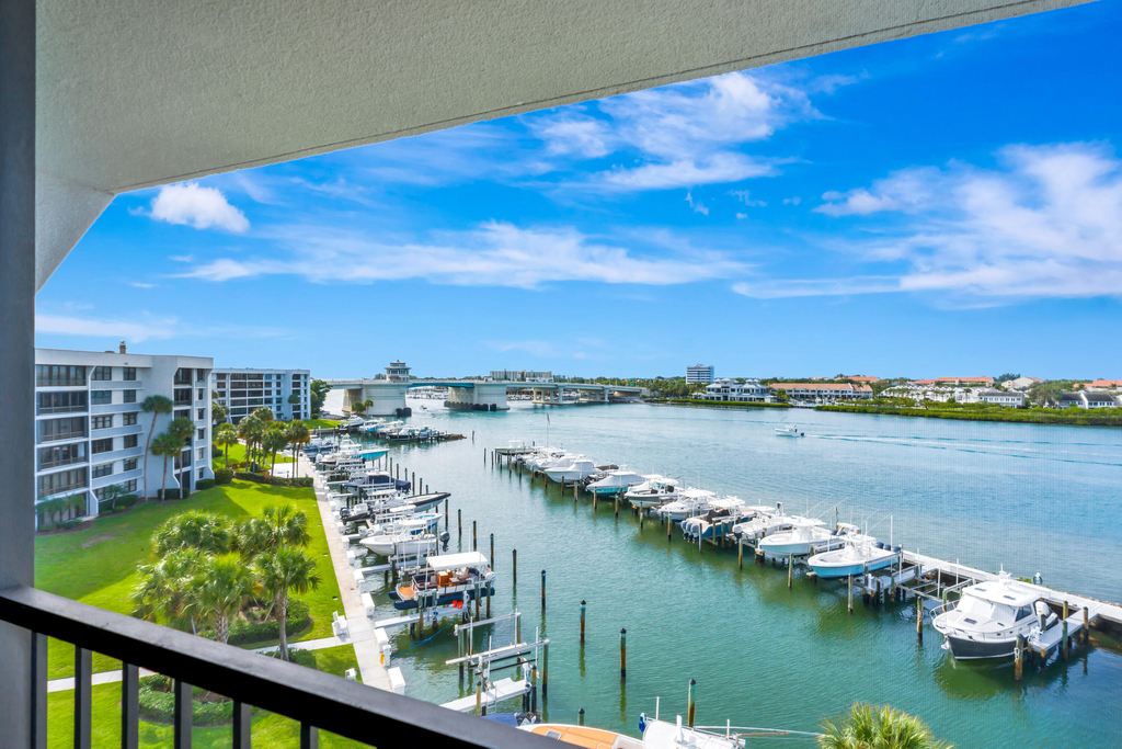 1648 Jupiter Cove Drive - Photo 0