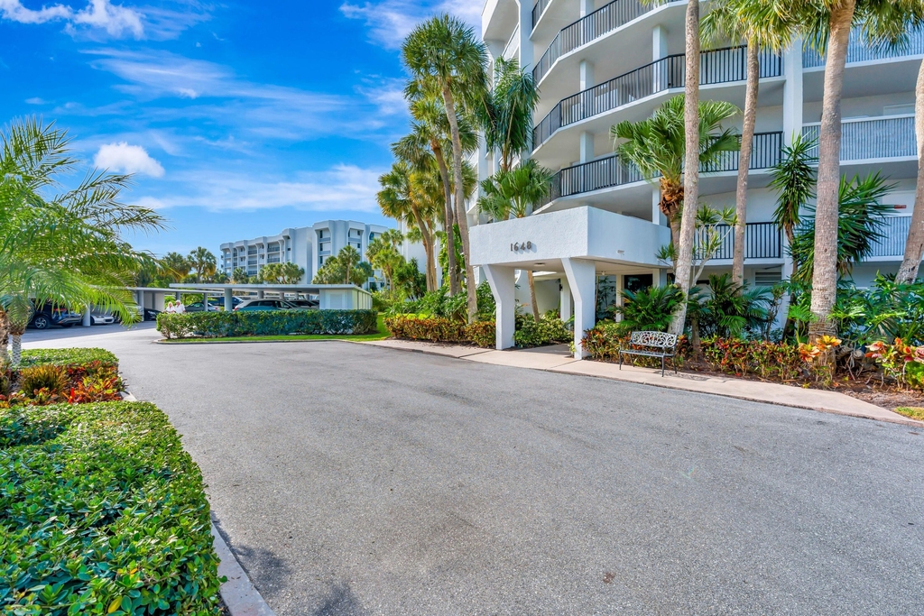 1648 Jupiter Cove Drive - Photo 3