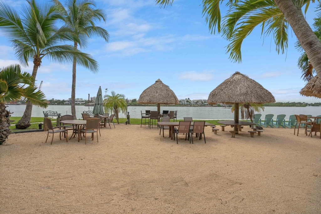 1648 Jupiter Cove Drive - Photo 43