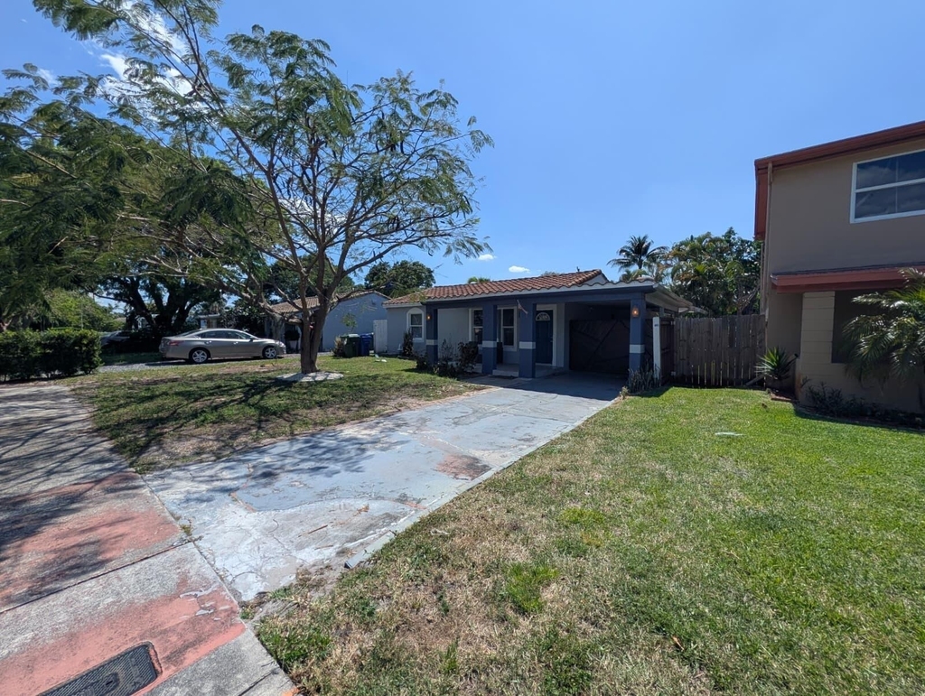 1629 Nw 5th Avenue - Photo 0