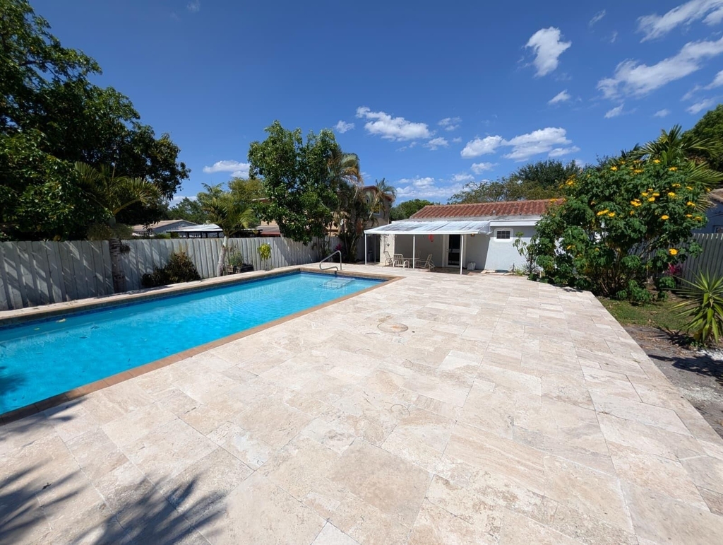 1629 Nw 5th Avenue - Photo 1