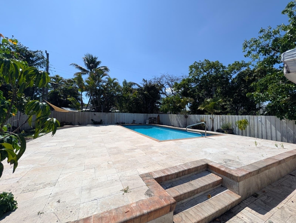 1629 Nw 5th Avenue - Photo 4