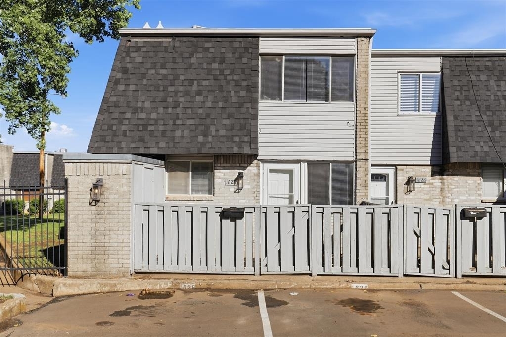 1628 Claudia Drive - Photo 0