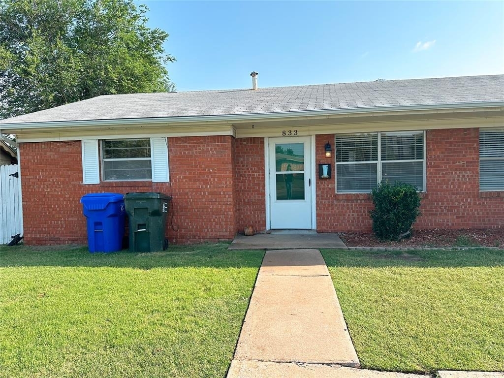 833 Owl Street - Photo 0