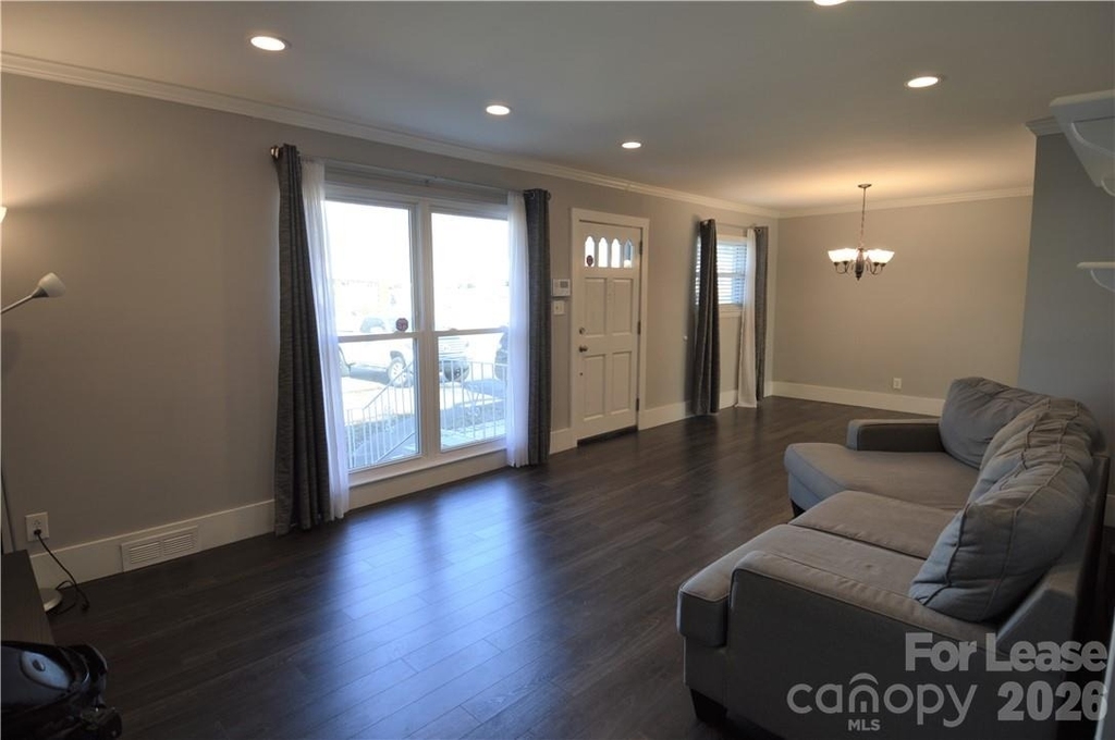 1020 Montford Drive - Photo 7