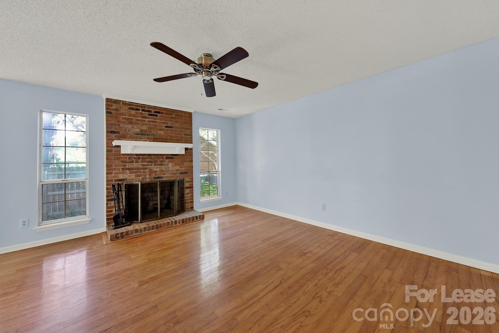 3421 Crescent Knoll Drive - Photo 7