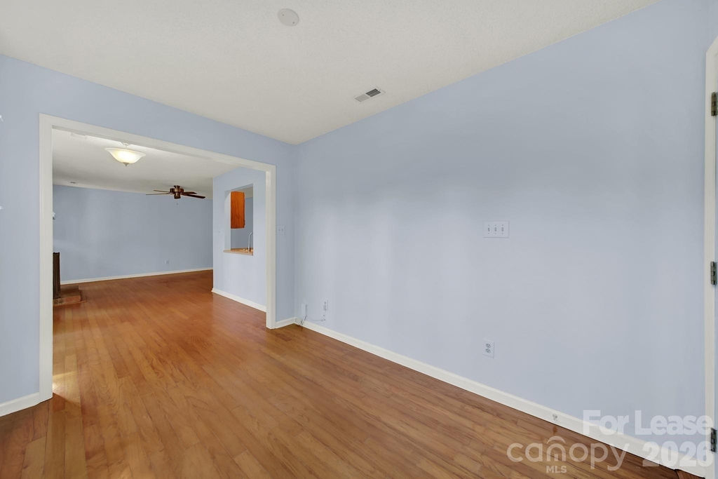 3421 Crescent Knoll Drive - Photo 11