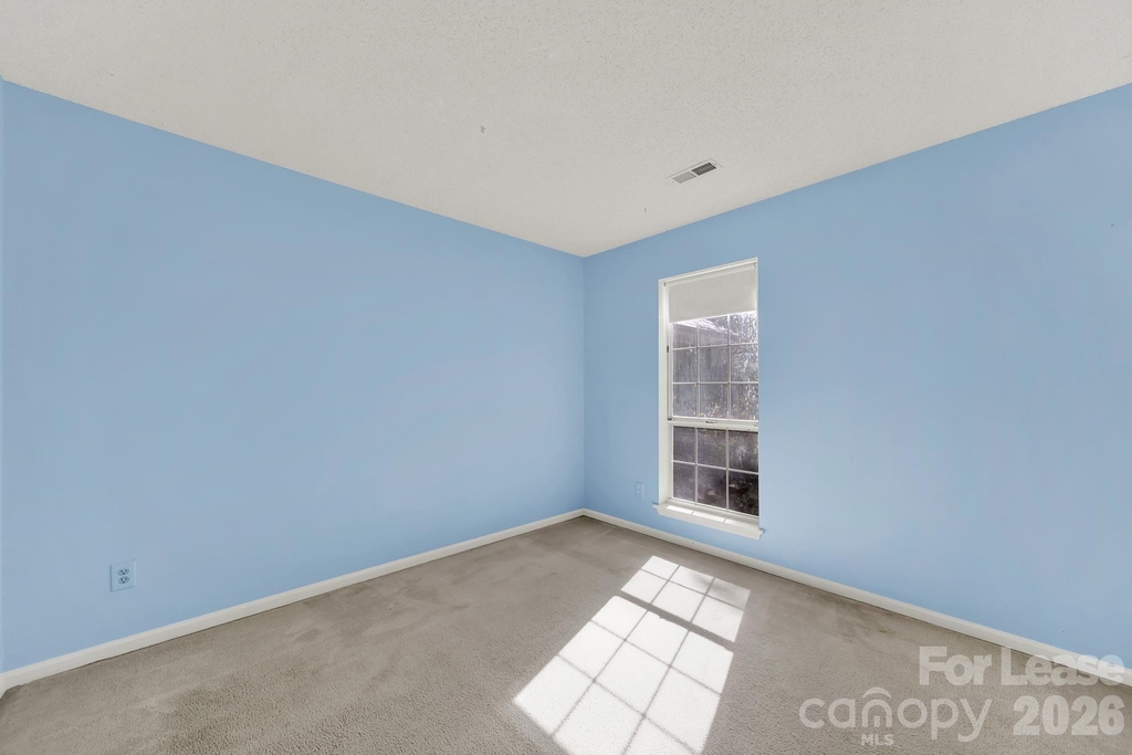 3421 Crescent Knoll Drive - Photo 20