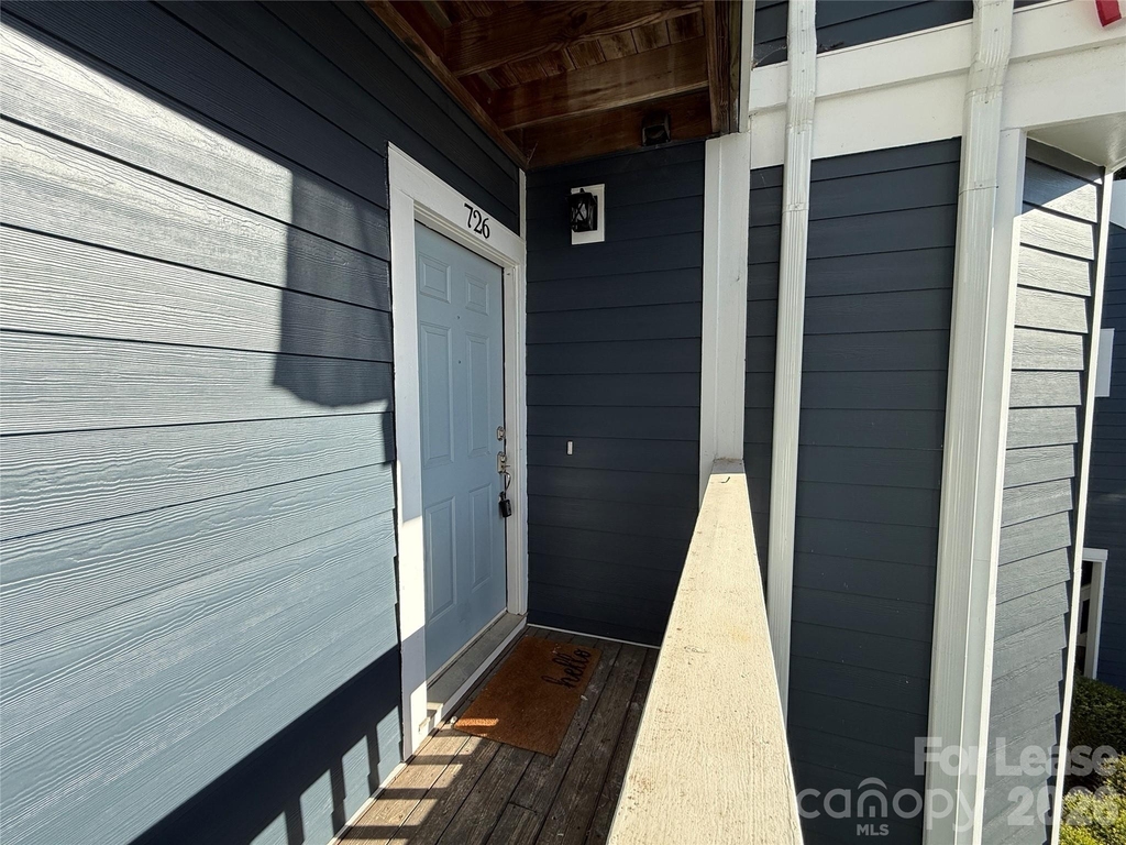 726 Southwest Drive - Photo 4