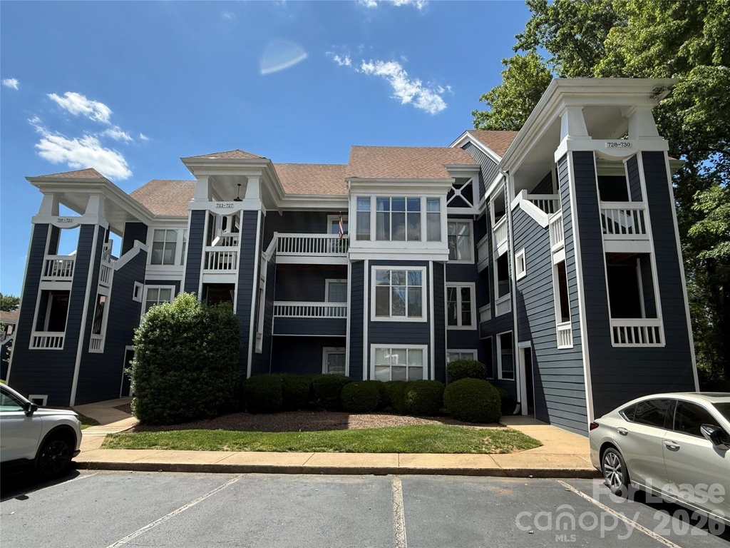 726 Southwest Drive - Photo 1