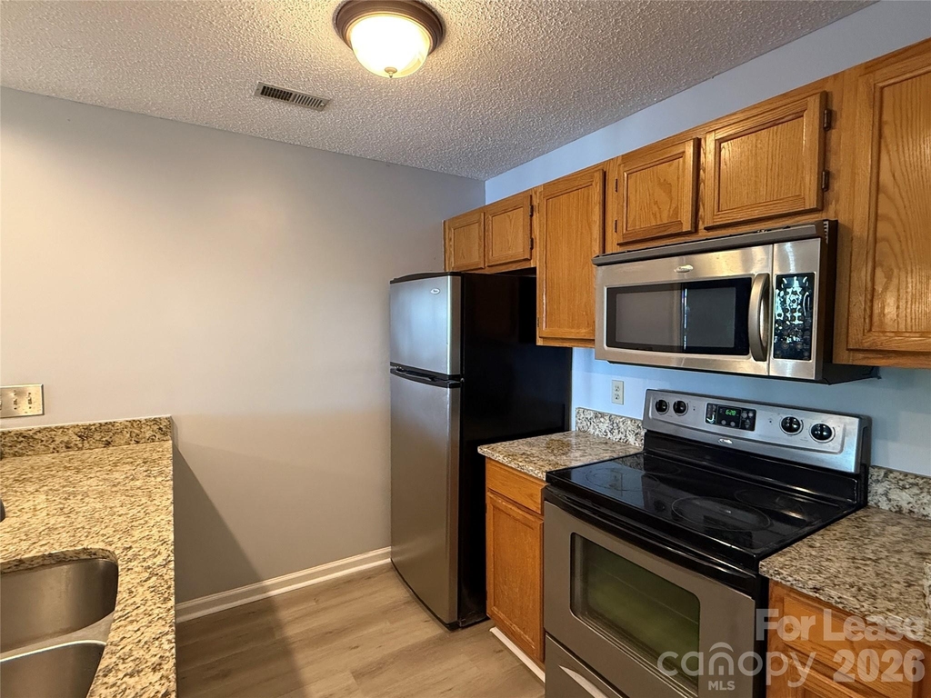 726 Southwest Drive - Photo 15