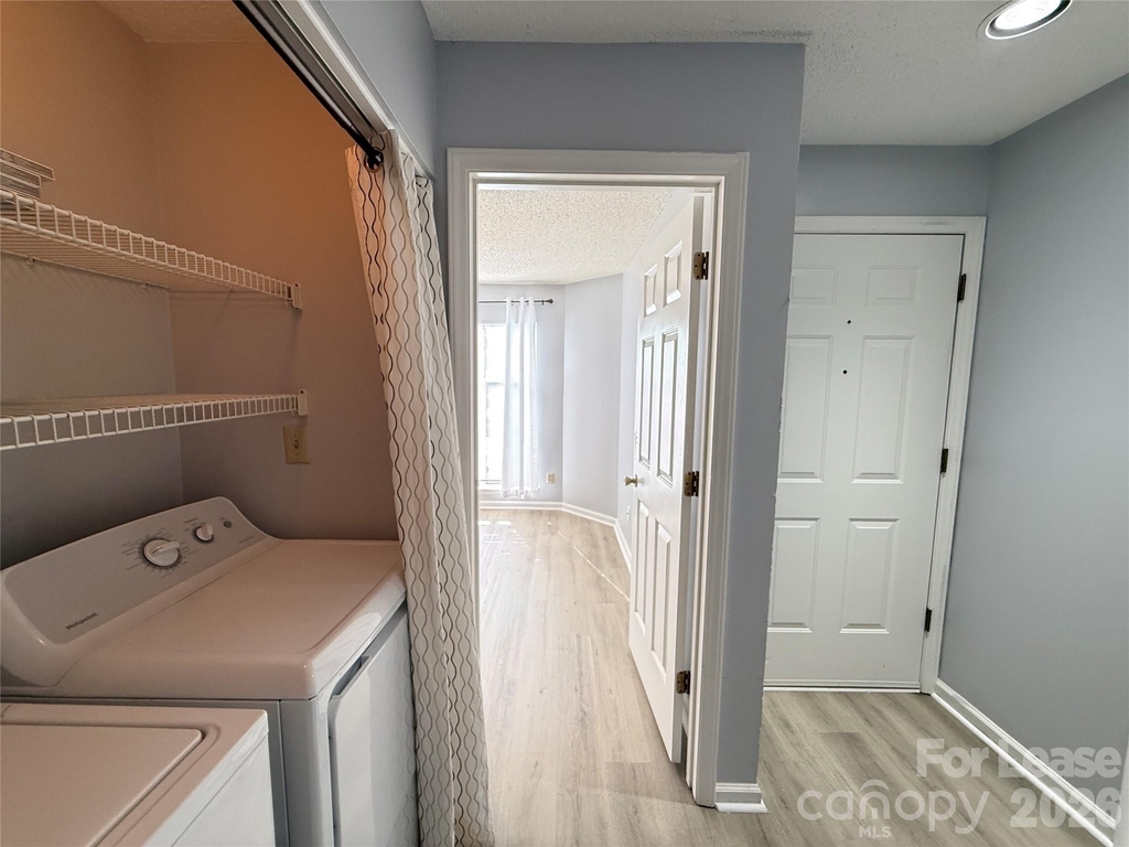 726 Southwest Drive - Photo 8