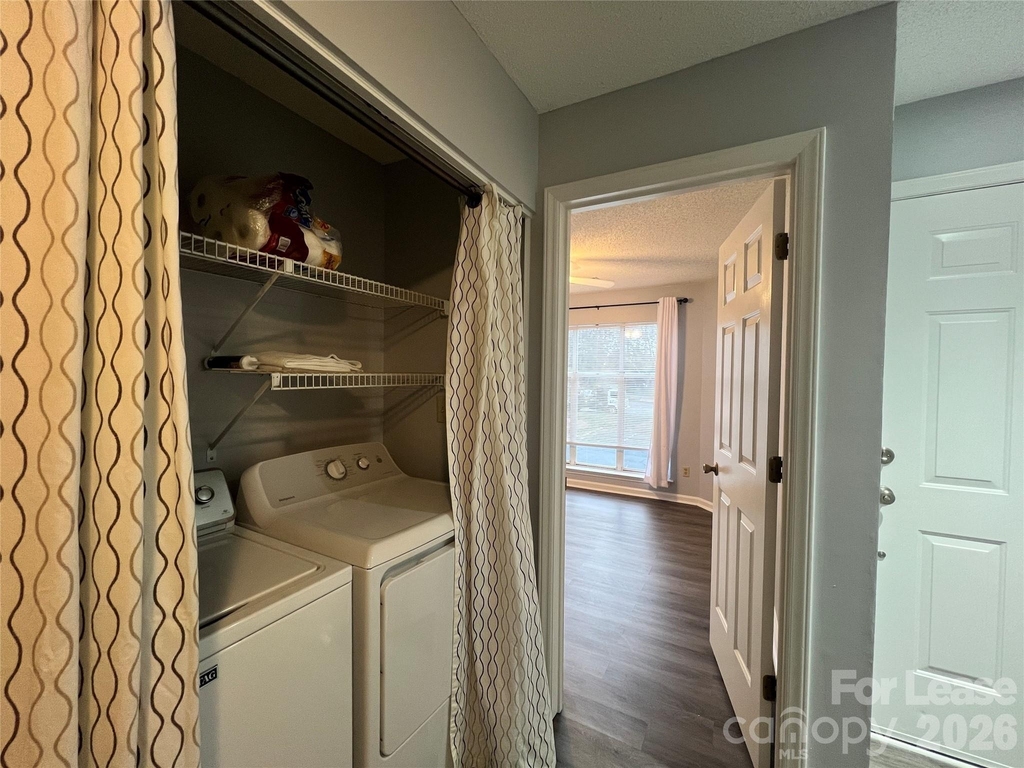 726 Southwest Drive - Photo 4