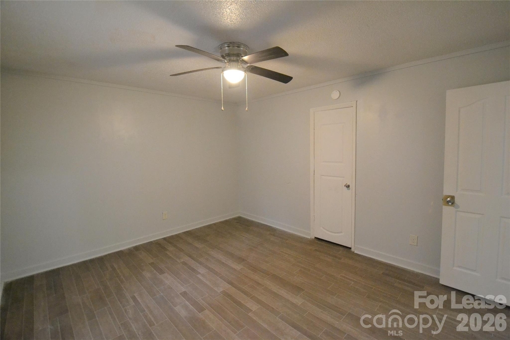 1009 Plymouth Street - Photo 3