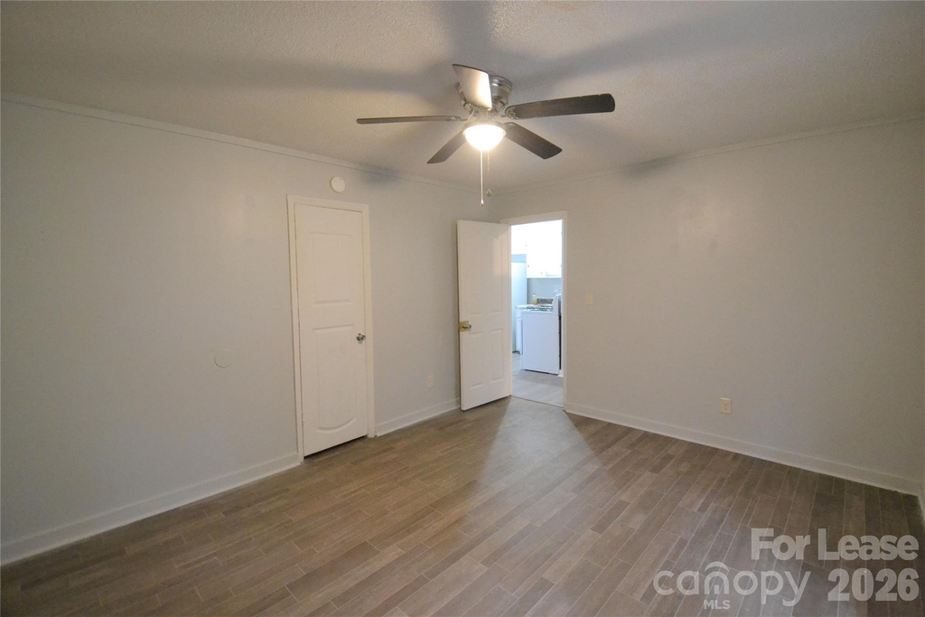 1009 Plymouth Street - Photo 4
