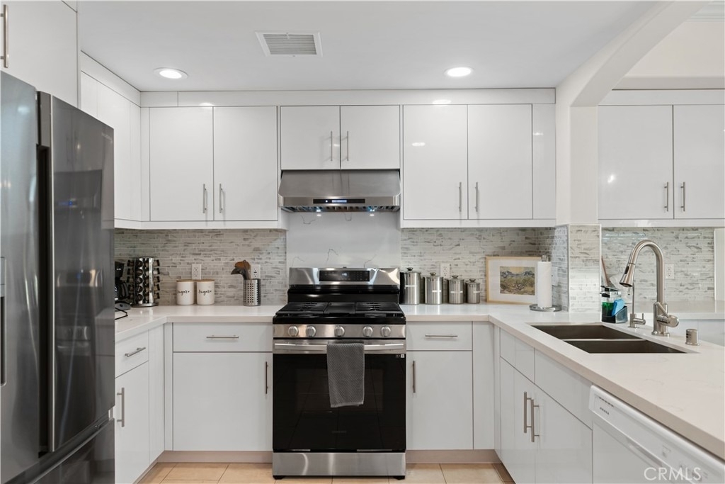 1598 Long Beach - Photo 3