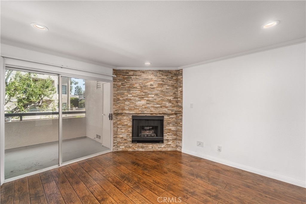 5520 Owensmouth - Photo 2