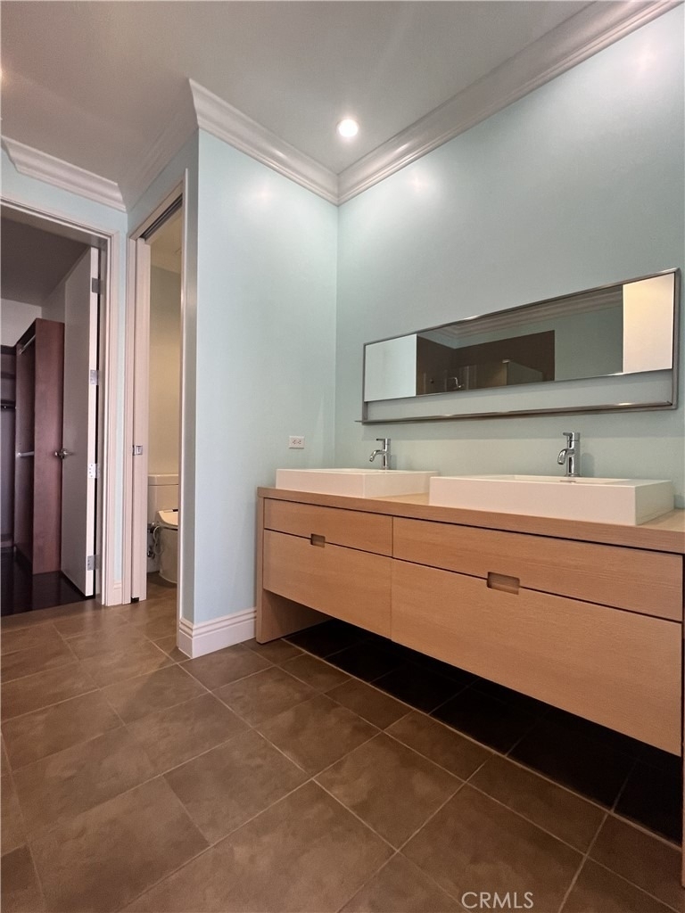 801 S Grand - Photo 9