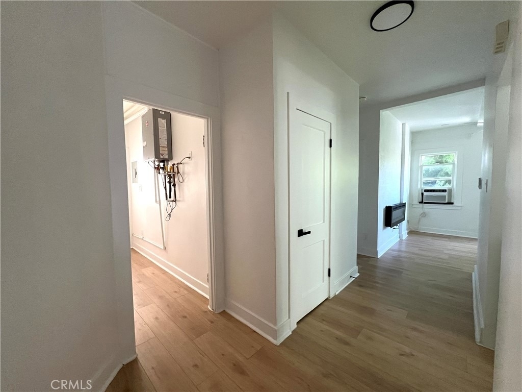 1557 W 36th Place - Photo 3