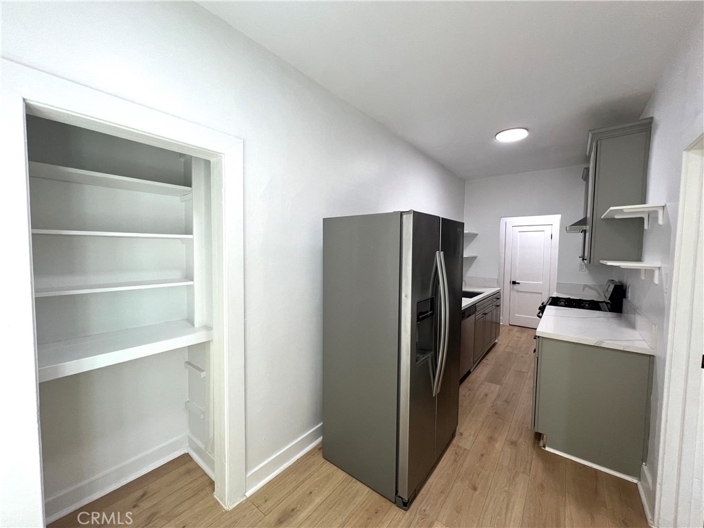 1557 W 36th Place - Photo 6
