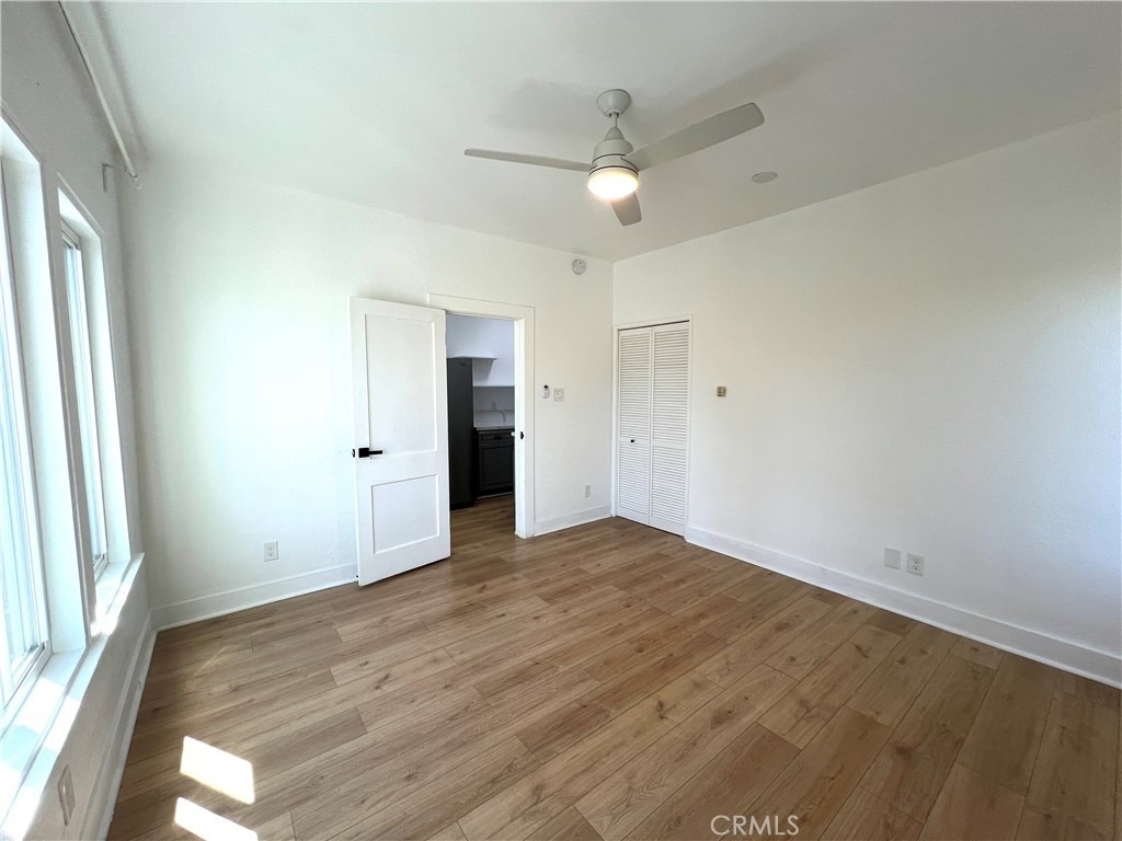 1557 W 36th Place - Photo 8