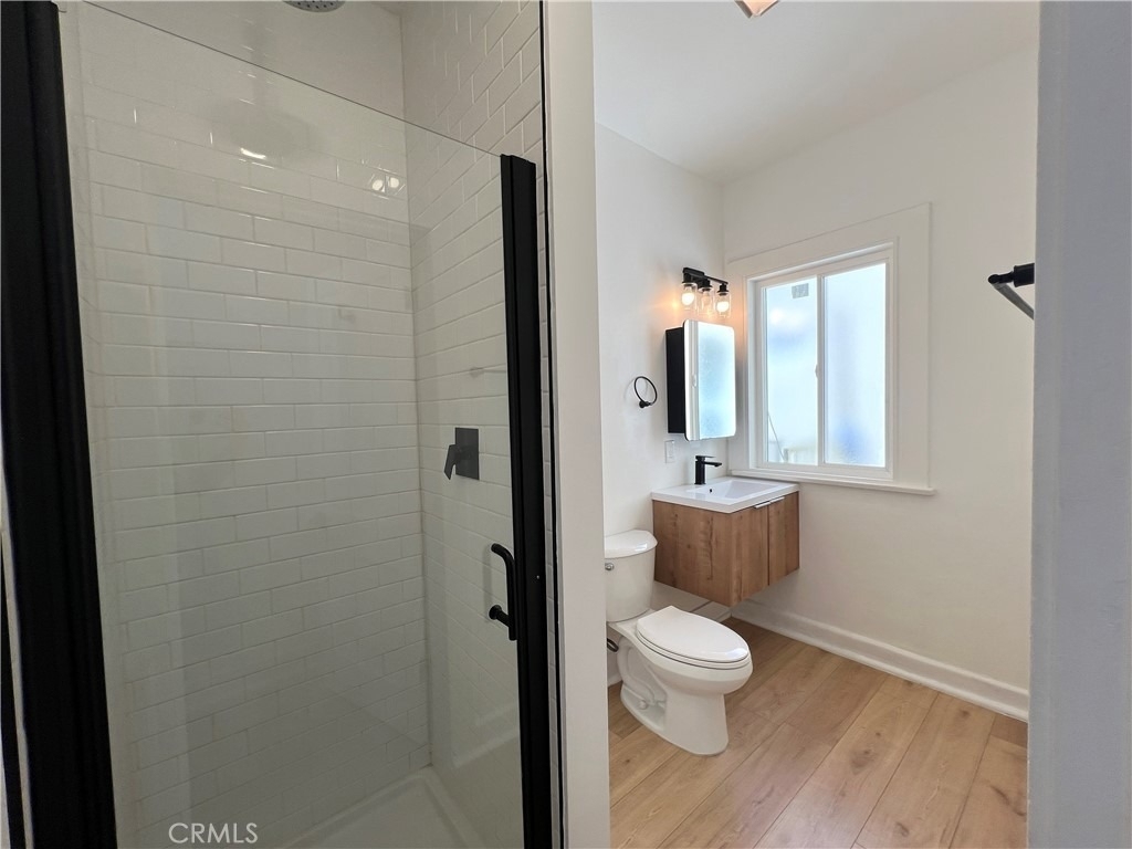 1557 W 36th Place - Photo 18