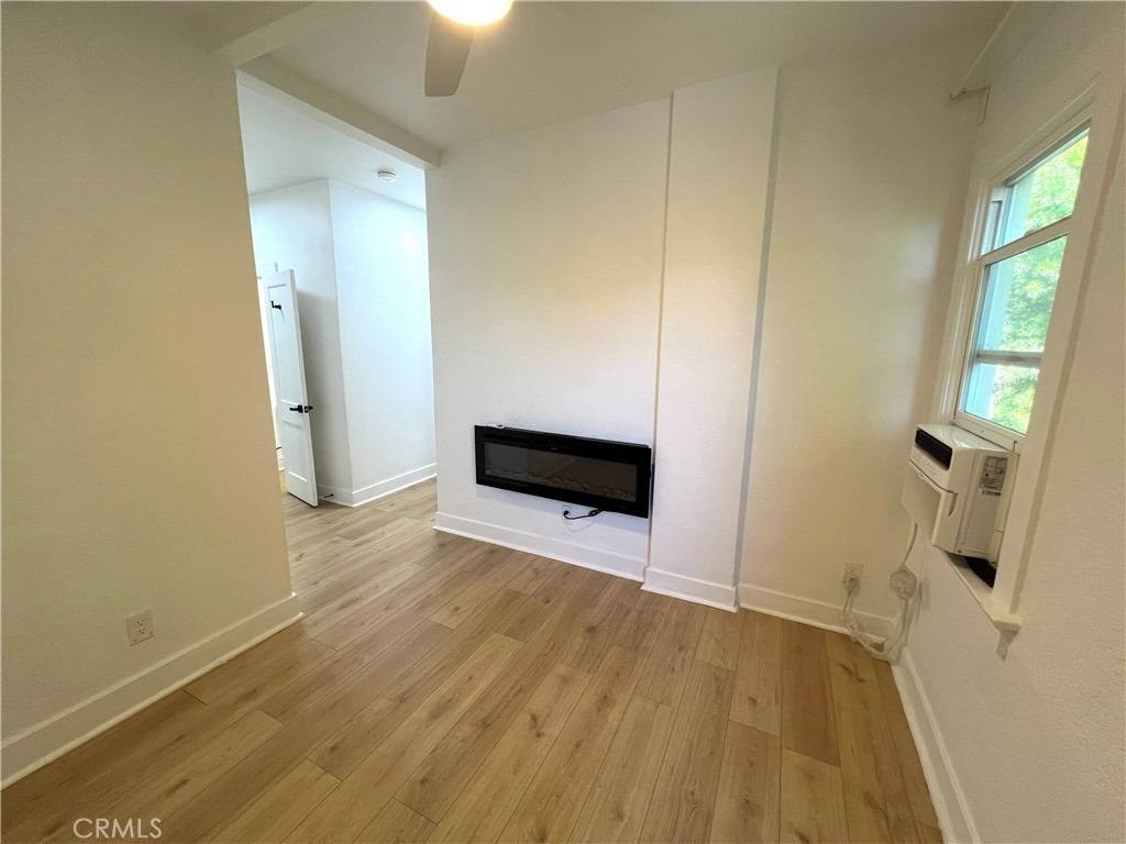 1557 W 36th Place - Photo 14