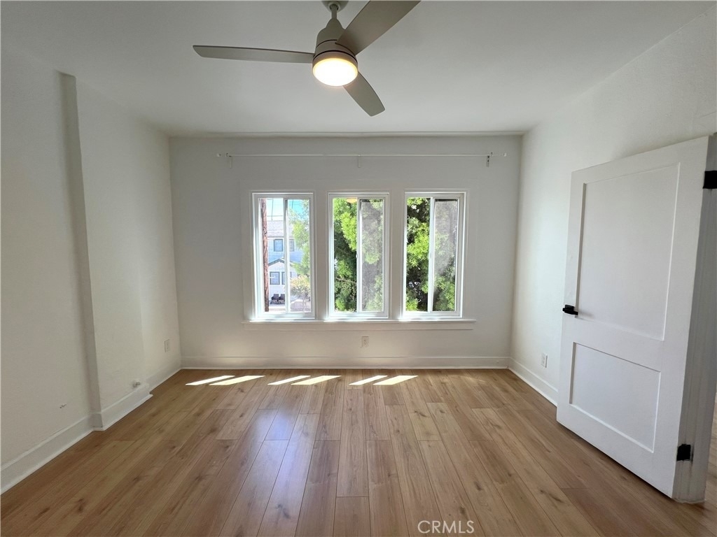 1557 W 36th Place - Photo 9