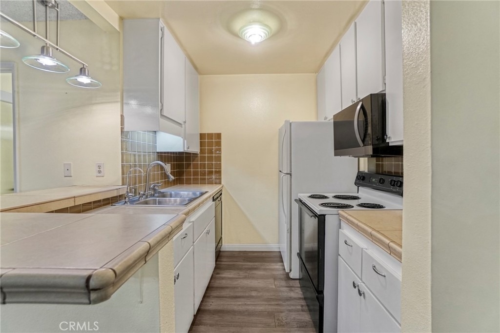 8650 Gulana - Photo 9
